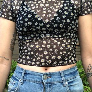 Sheer daisy cropped tee